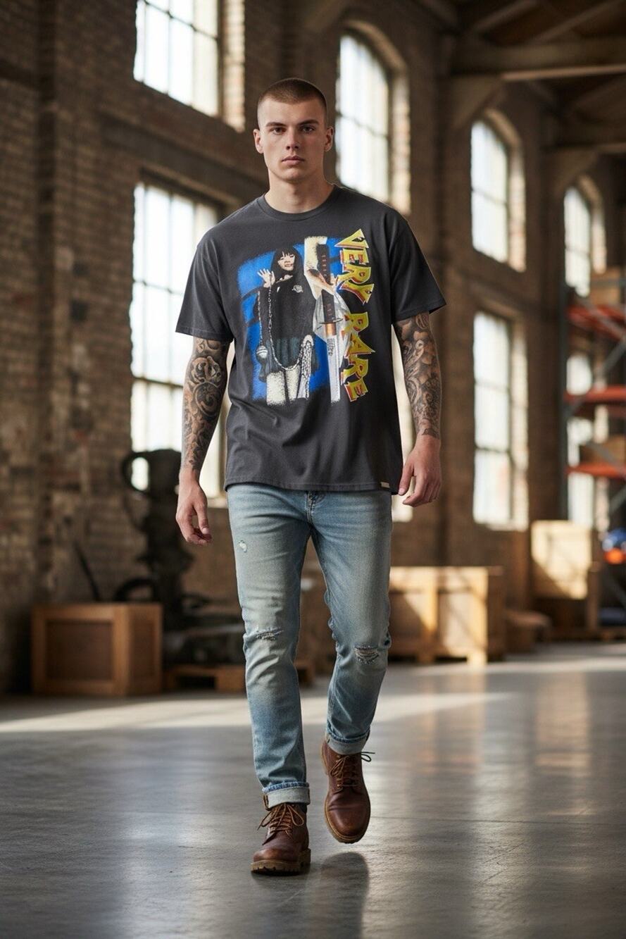 Very Rare Streetwear Men’s Tee Shirt